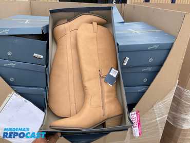 (86) Pairs of New Universal Thread Goods Co. Women’s Sommer Boots, Color: Light Brown, see...