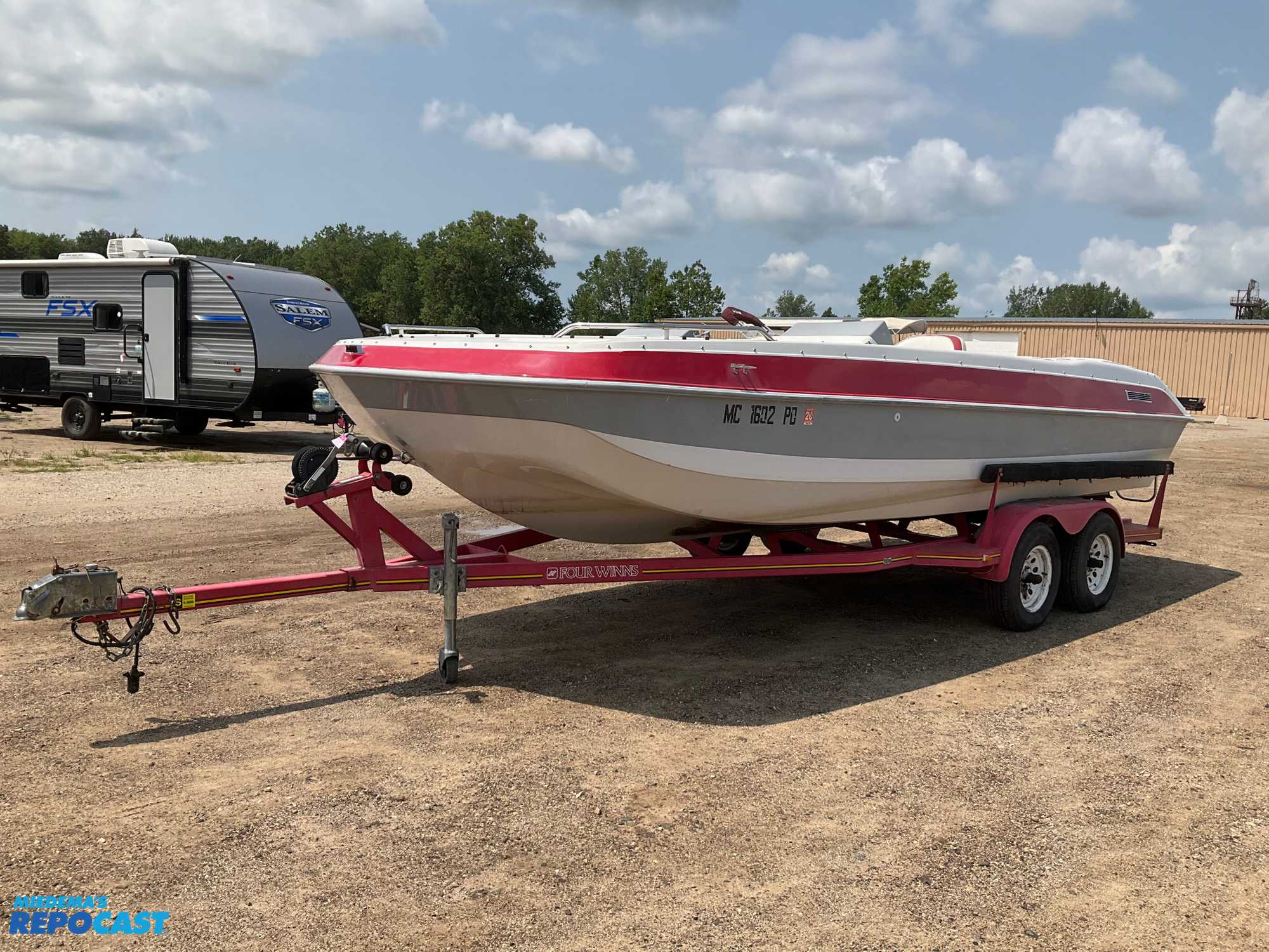 Repocast.com® | 1991 Four Winns 200 Candia Deckboat