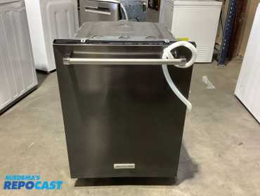 KitchenAid KDTE334GBS0 39dBA Dishwasher. Dent on back.