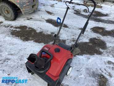 TORO 38282 Power Clear 418 ZE With an 18” Width 87cc OHV 4- Cycle Engine Electric Start, Battery...