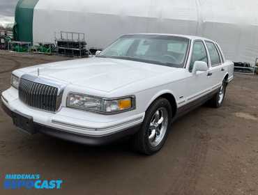 1995 Lincoln Town Car Signature