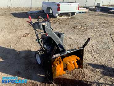Craftsman 30" 2-stage snowblower. rusted out on the bottom, bad auger