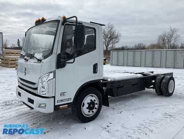 2025 Bollinger B4 Electric Chassis Cab 7WE45CN57SL000086