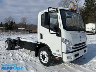 2025 Bollinger B4 Electric Chassis Cab 7WE45CN58SL000100