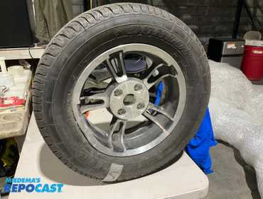 Repocast.com® | 1- Dunlop P205 / 65R15 Tire on a Rim