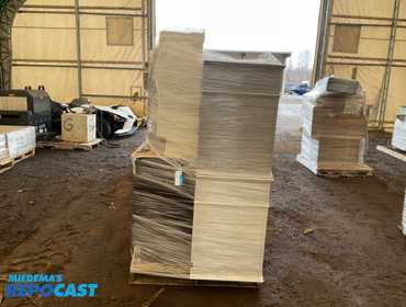 Pallet of Miscellaneous bathroom cabinets