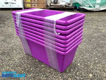 Lot of (8) Earth box style Planter boxes - self watering growing system