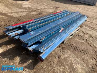 Repocast.com® | Bunk of misc pallet racking crossbeams...