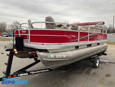 2015 Sun Tracker Bass Buggy 18 DLX Boat