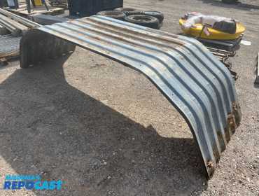 6 PIECES OF GALVANIZED CORRIGATED STYLE PIECES FOR MAKING RAISED FLOWER/GARDEN BEDS