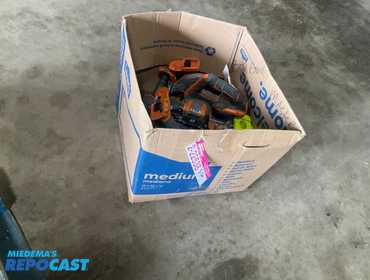 Box of miscellaneous Ridgid power toolsSeller state all work
