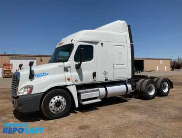 2011 Freightliner Cascadia Semi 1FUJGLCK1BLAS1192