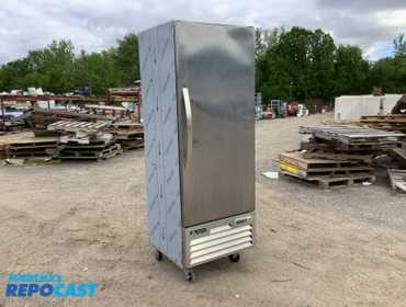Berg 17 Cu. Ft. 1-Door Bottom Mount Reach-In Freezer 27”W EDRR 17 HC 115V 60Hz