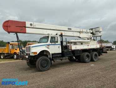 1990 International 4900 6x6 Bucket Truck 1HTSHZ3T6LH218738