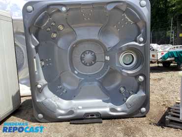 Grey Hot Tub Lime Light 88” x 88”