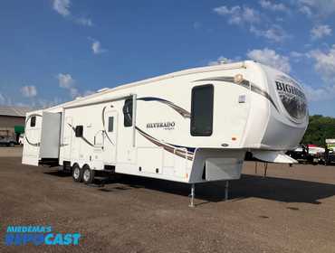 2012 Silverado 37QB Bighorn 5th Wheel Trailer