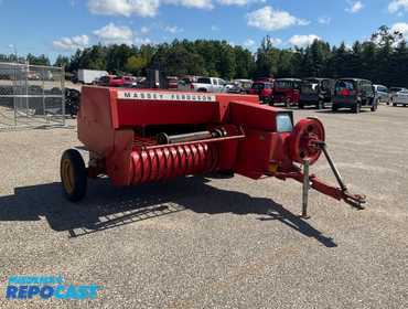 Massey Ferguson MF120- Hay Baler