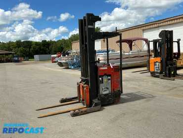 Raymond 311.S.R40TT Stand On Electric Reach Forklift
