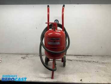 Clark 5 Gallon Abrasive Blaster