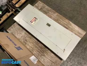 General Electric 220 volt main panel