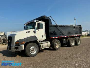2013 Caterpillar CT660 Tri-Axle Dump Truck 1HTJGTKT4DJ160054