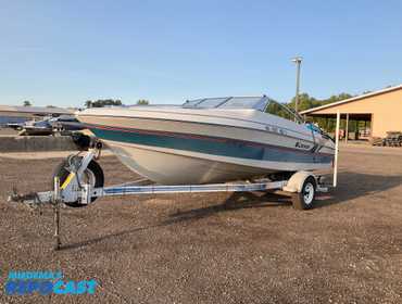 1989 Larson DC-190 Boat