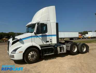 2019 Volvo VNR 6x2 Day Cab Semi 4V4WB9EG4KN238992