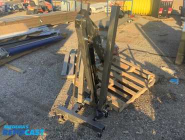 Collapsible 4-Setting Hydraulic Shop Crane