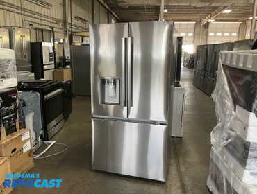 LG 23.7-cu ft 3 -Door Smart Compatible French Door Refrigerator with Dual Ice Maker with Water...