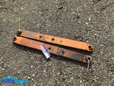(2) 3-point Arms off an International 574 Tractor, 36” long