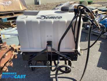  8 gal. 12 volt electric 3pt Sprayer - 50 psi, serial#: 270071