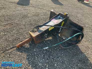 La Bounty MB5570 hydraulic hammer breaker skid steer attachment, has hydraulic hoses with quick...