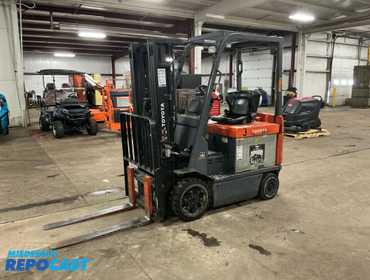 Toyota 7FBCU25 36 Volt Electric Forklift