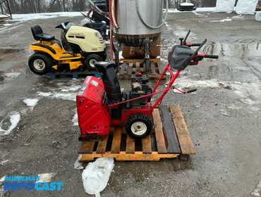 Troy Storm 5524 Snowblower - 5.5hp Tecumseh 24" clearing width pull and electric start 6-speed...