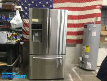 Samsung  Food Showcase 3-Door French Door Refrigerator in Stainless Steel  high efficiency energy...