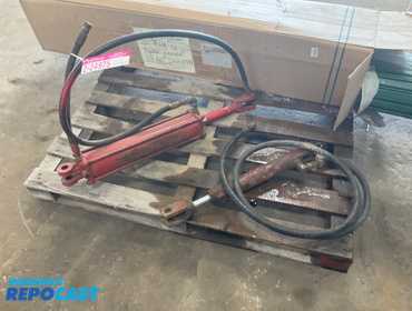 (2) hydraulic cylinders, one is approx 32” pin to pin retracted and the other is approx 20” pin...