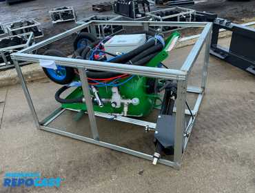 New JCT DB500 Dustless Blasting Unit, Includes SHWL Sand Blast Hose W.P. : 1.2 MPa, Approximately...