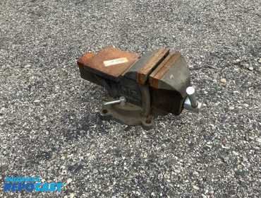 Used 5" bench vise