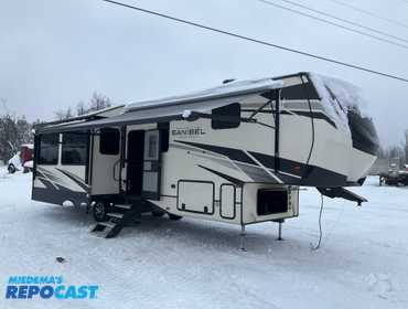 2022 Sanibel 3102RSWB Fifth Wheel
