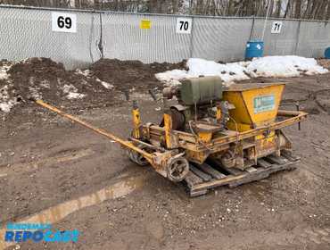 Miller curbilder industrial spreader with Wisconsin heavy duty air cooled engine 