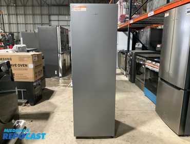 Hisense HFU101N1AVE 10.2 cu. ft. Garage Ready Frost Free Convertible Upright Freezer with Seal...