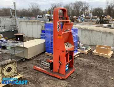 Presto Model B862-2000 1500 Lbs Capacity Lift (Working Condition Unknown)