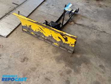 John Deere push blade for lawn mower