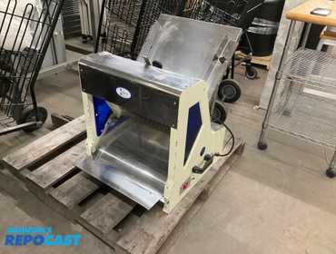 Omcan model HL62006 1/4hp, 110 volt, single phase commercial bread slicer. (Working condition...