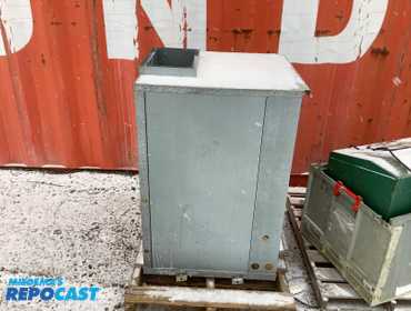 McQuay AC Model 4.FM9.2.042.K.2.00.2.00.AA.14.12.2.2 Unit