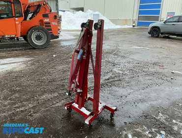 (1) Pittsburgh Heavy Duty 8-Ton Long Ram Round Bottom Jack