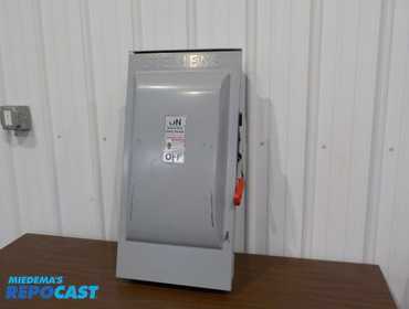 Siemens 200 amp heavy dity switch box, Cat# HF364R, 60 Hp max, 600 volts