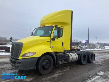 2020 International RH613 Tandem Axle Day Cab Semi 3HSDWTZR5LN845285