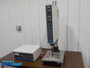 SONOBOND ULTRASONICS PLASTIC CUTTING AND WELDING MACHINE, MODEL SW800W, 115 VOLTS, COMPLETE UNIT
