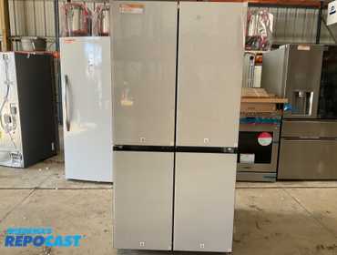 Samsung RF29DB960012 Bespoke 29 Cu. Ft. 4-Door Flex French Door Refrigerator with Beverage Center